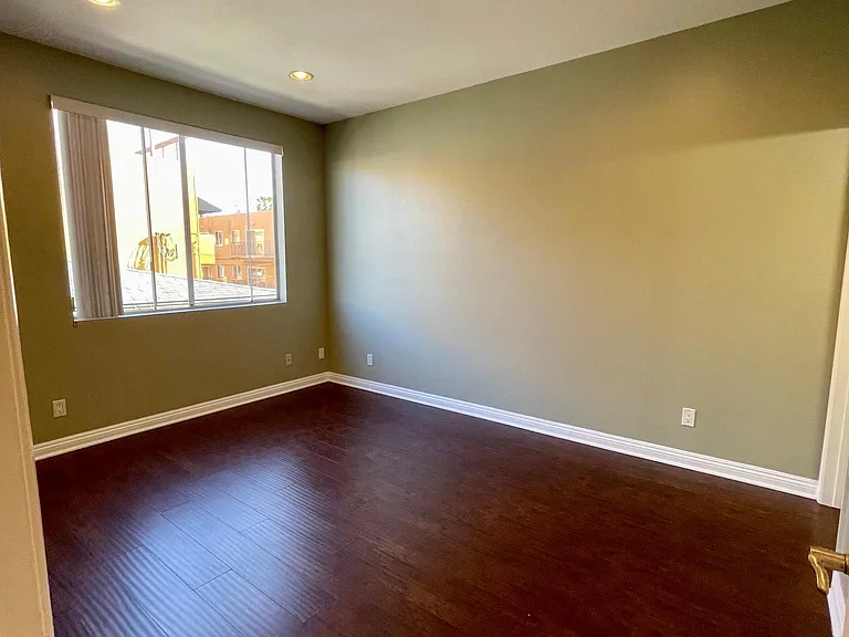 812 N Hudson Ave #105 — Photo 11