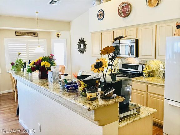 2nd image of 6489 Mimosa Valley St