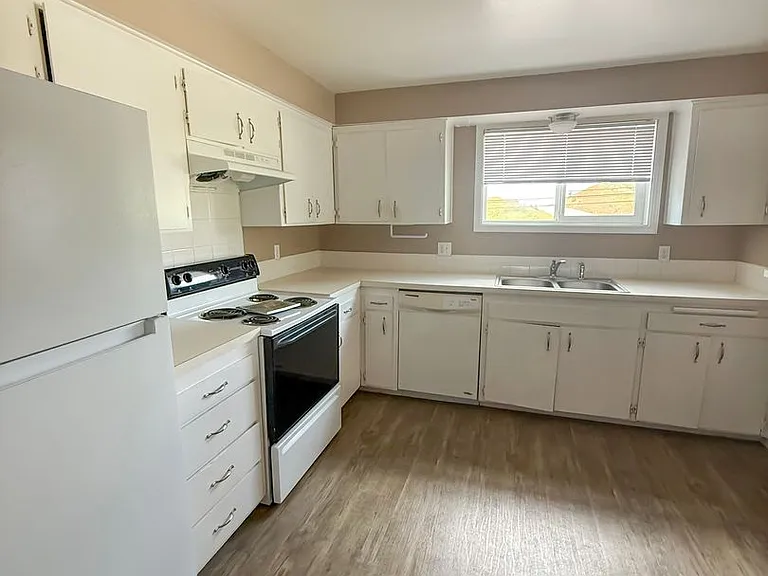 1122 Oakland St #2 — Photo 6