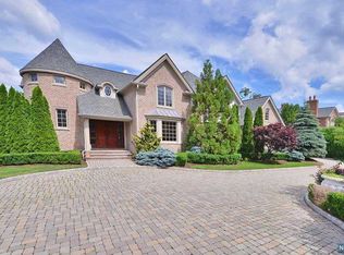 97 Truman Dr, Cresskill, NJ 07626