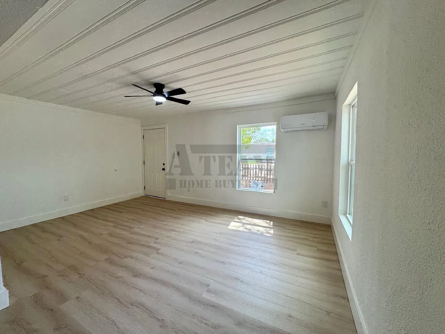 Beautifully Remodeled 2 Bedroom, 1 Bathroom Home for Rent Located in Mabank! — Photo 4