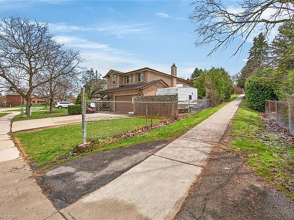3rd image of 249 Lloyminn Ave