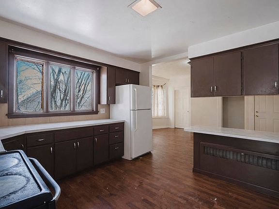 3rd image of 67 Maple Street