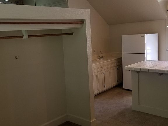 4th image of 2119 1/2 G St