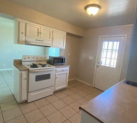 4th image of 25565 W Makapuu Pl