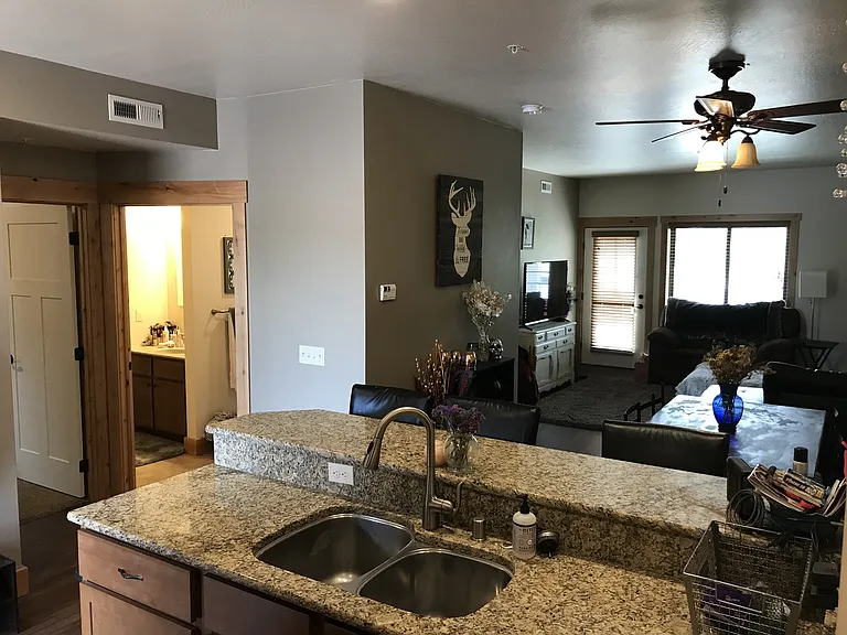 4015 S Russell St — Photo 39