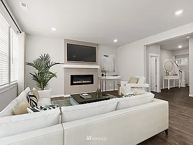 4 bed, 2050 sqft, $2,995 — Photo 2
