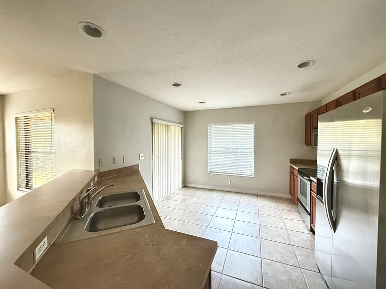 2525 Oleander Lakes Dr — Photo 18