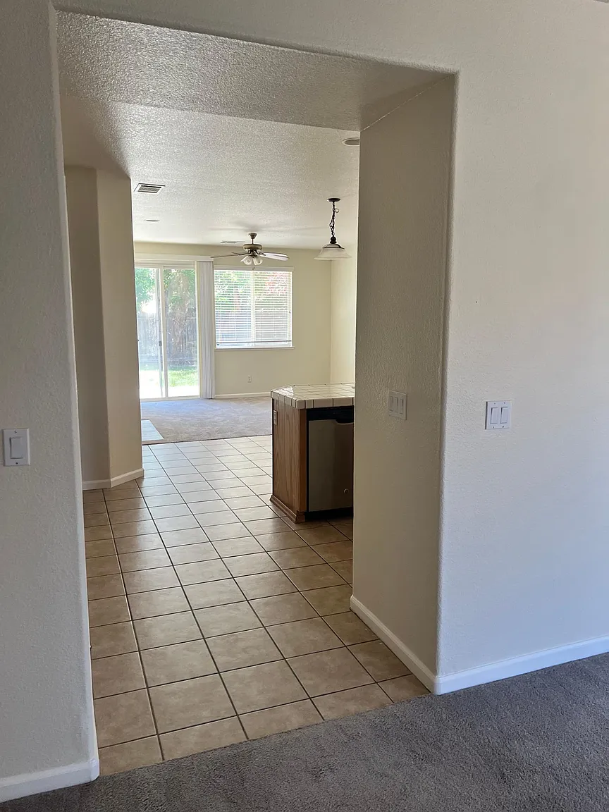 543 Banff Ct photo 1