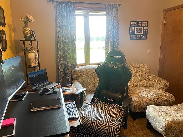 689 Apple Blossom Ln — Photo 52