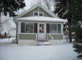 19160 McKinnon St, Roseville, MI 48066