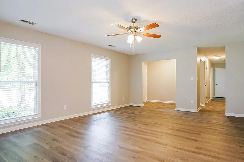 3 bed, 2.0 bath, 1502 sqft, $2,040 — Photo 3