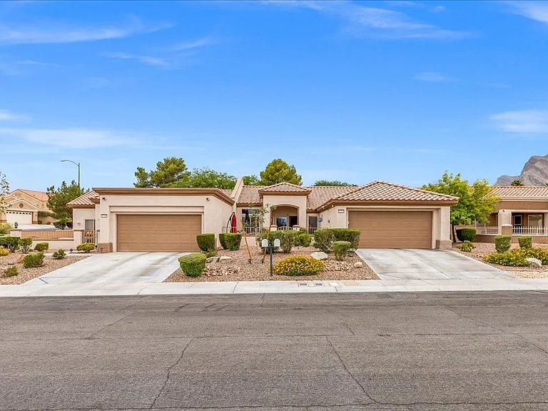 2705 Valley Downs Dr — Photo 4
