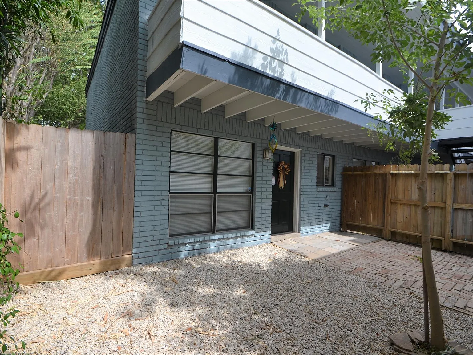 2414 Morse St — Photo 2
