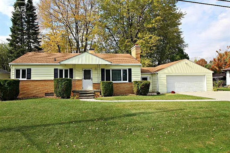 5201 Pleasant Dr photo 1