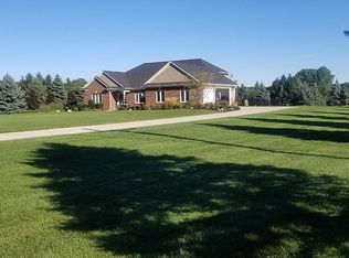 8617 Hyne Rd, Brighton, MI 48114