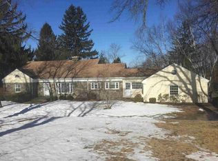 12 Merry Hill Rd, Poughkeepsie, NY 12603