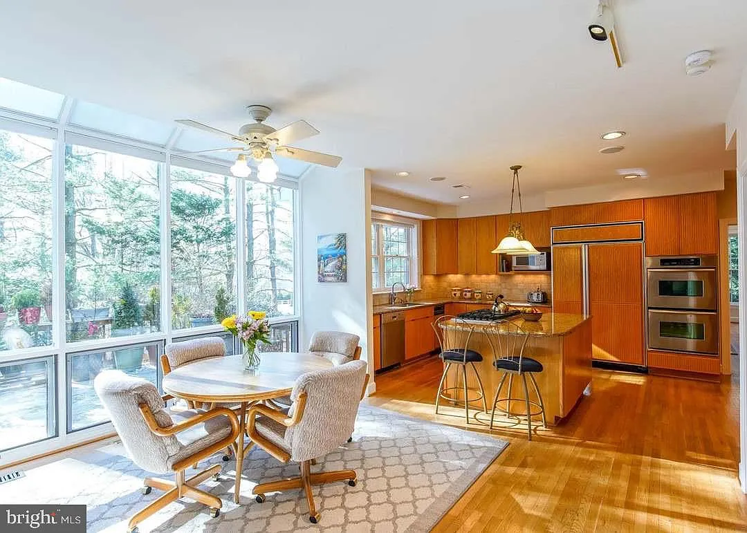 5 bed, 4.5 bath, 5463 sqft, $6,800 — Photo 3