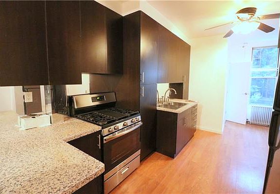 4th image of 46 Clay St APT 1R