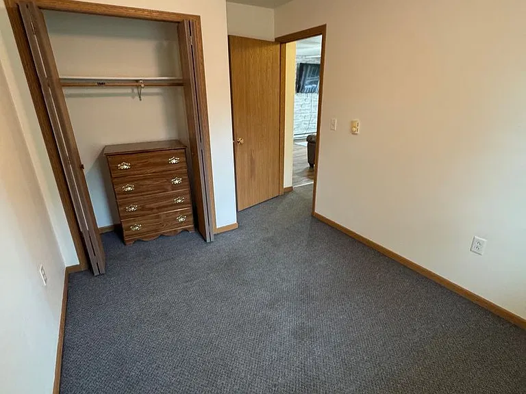 90 E Gridley Ave — Photo 42