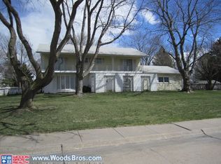 2707 Apache Rd, Grand Island, NE 68801