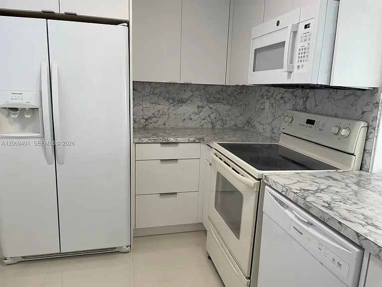 14170 SW 84th St #402-F — Photo 21