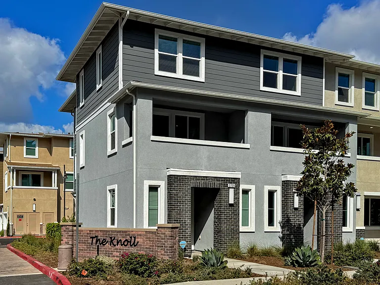 2729 Erebus Ct — Photo 2