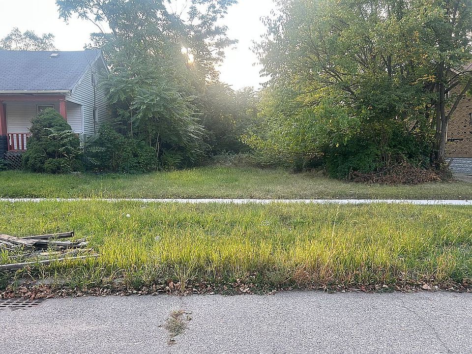 2nd image of 19327 Irvington St