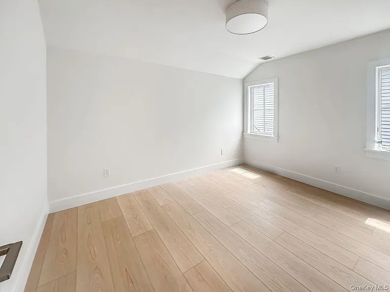 616 Main St #B — Photo 11