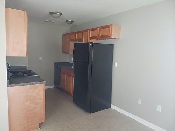 4th image of 5523 Warrington Dr #A