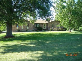 5862 Wycliffe Dr, Weldon Spring, MO 63304