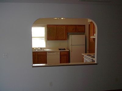4th image of 1127 Hilltop Ln