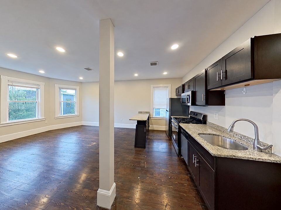 1st image of 9 Carmel St #3
