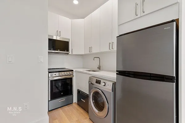 Rented by MNS | media 7