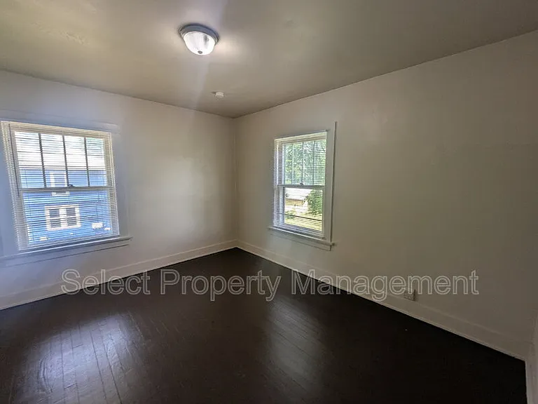 1148 W Packard Ave — Photo 20