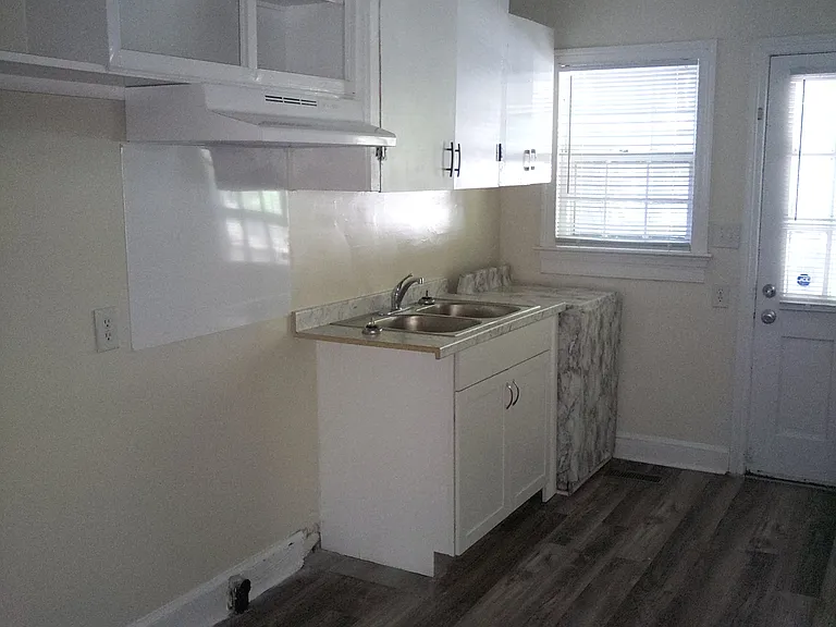 608 N Pineview Ave — Photo 3