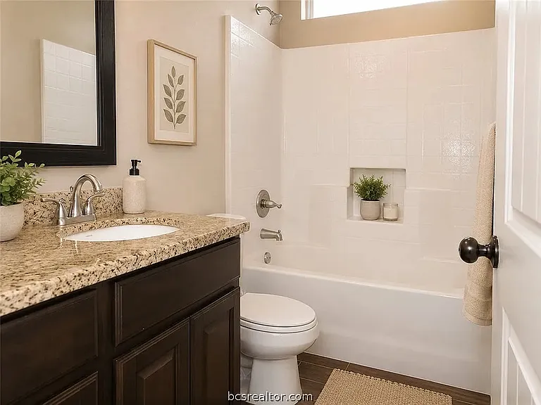 405A Ash St E #A — Photo 14