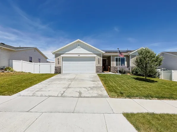1112 W Honeycomb Dr, Grantsville, UT 84029