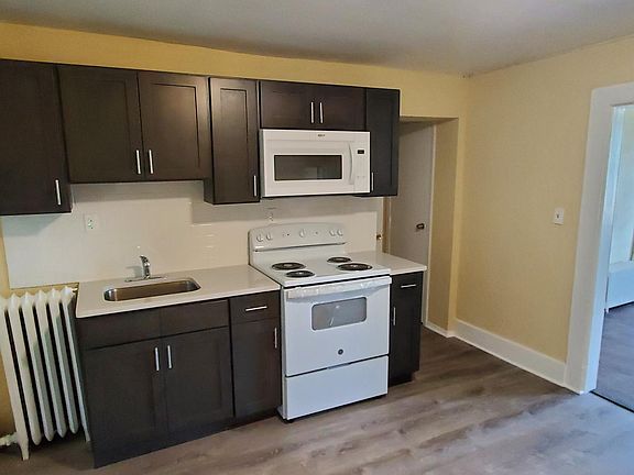 4th image of 119 Montgomery St #0