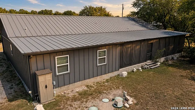 4 bed, 2.0 bath, 2316 sqft, $2,500 — Photo 2