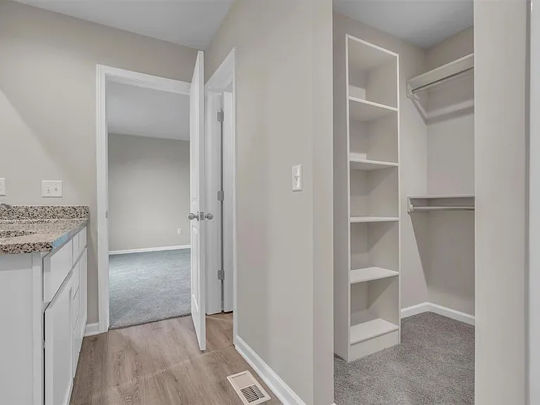 2706 S Cypress St — Photo 19