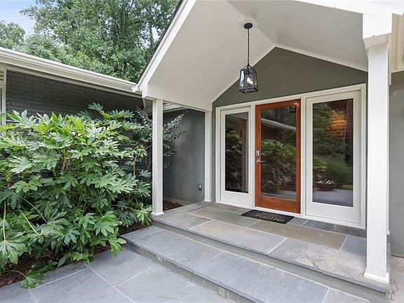 3rd image of 2109 Heritage Dr
