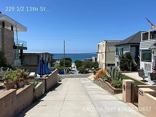 229 1/2 13th St Photo 1