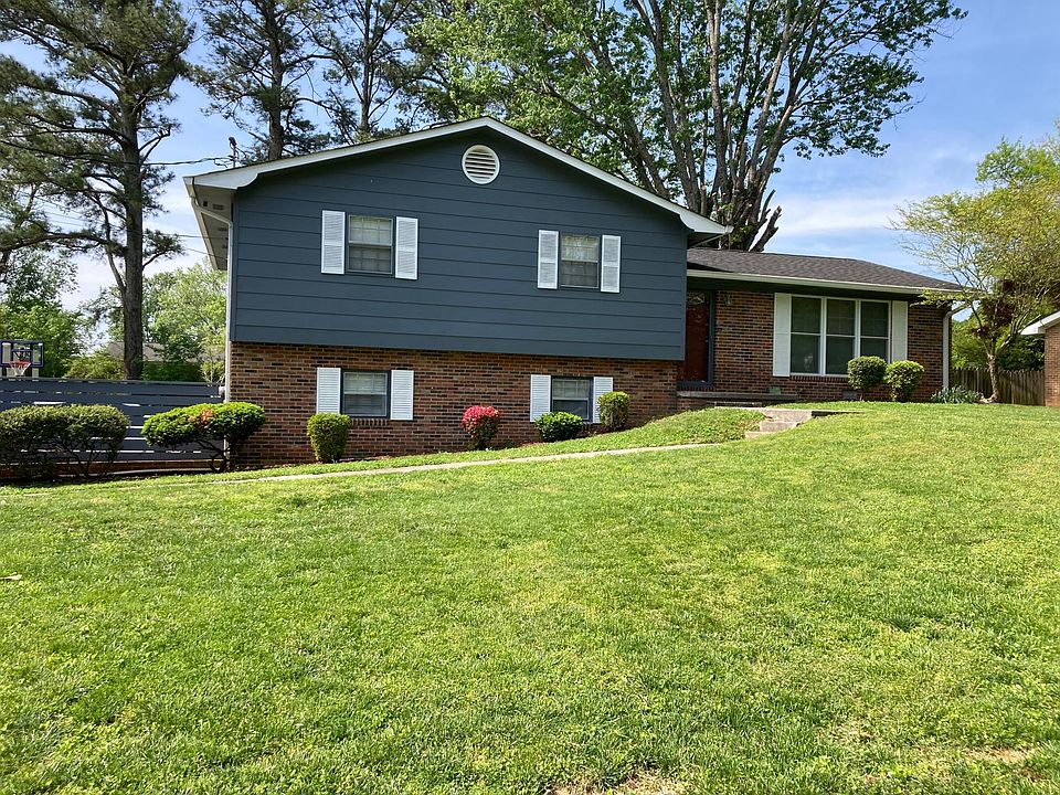 1st image of 915 Hackberry Dr NW