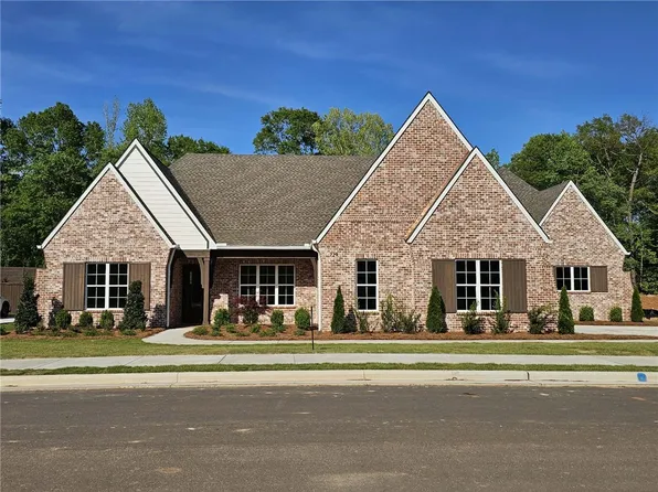 729 Bethesda Ct, Auburn, AL 36830