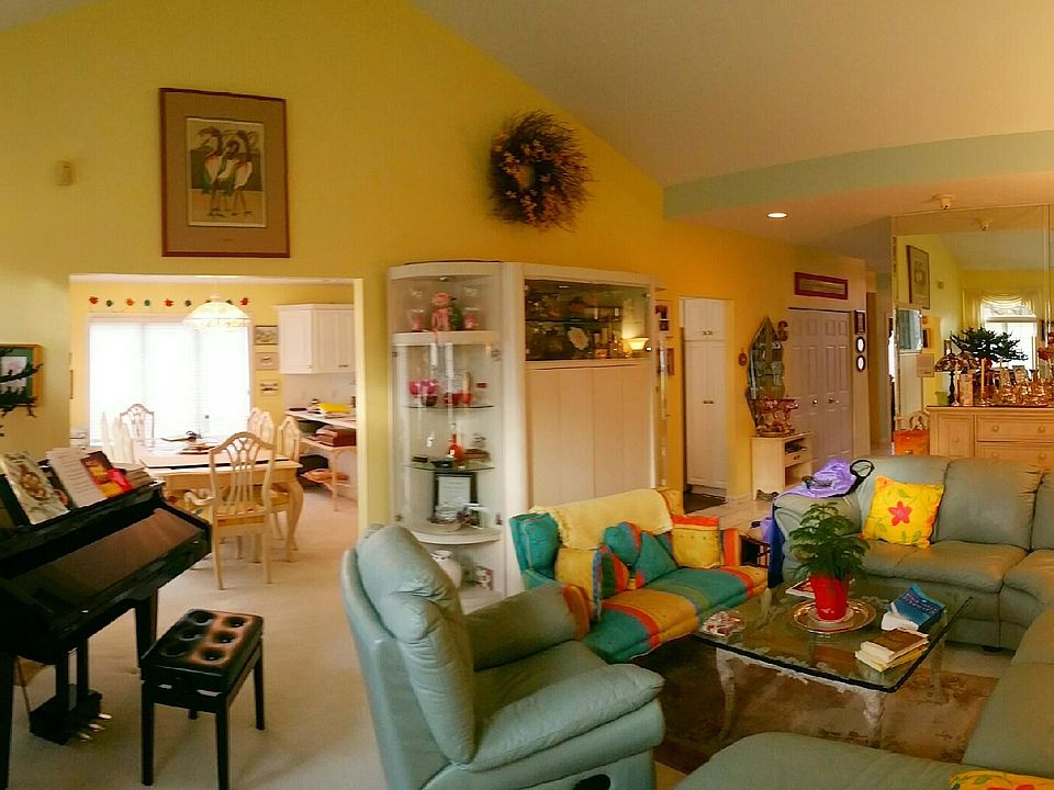 2nd image of 33 Walnut Creek Dr