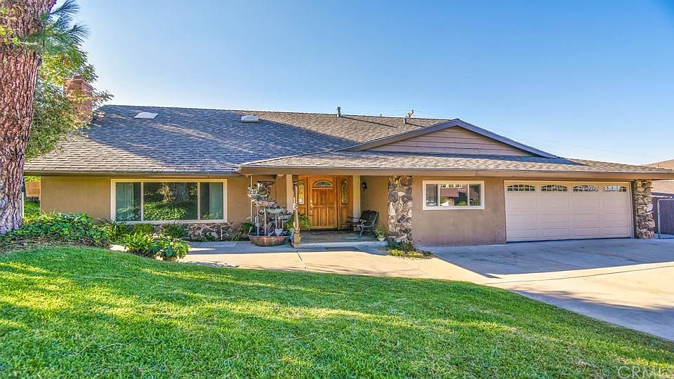 1st image of 20609 Deloraine Dr