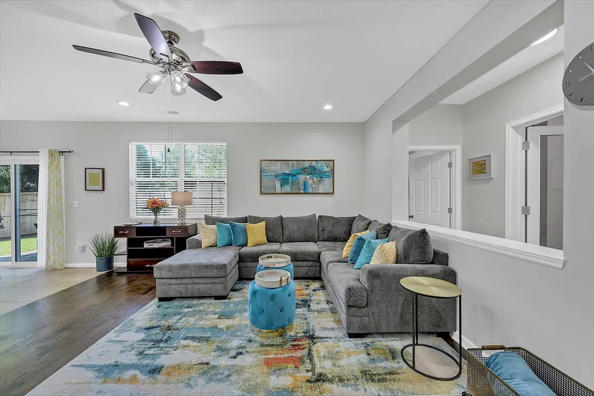 2813 Brookford Ln SW — Photo 2