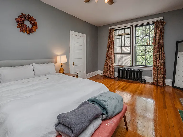 25 Hampton Ct #7 — Photo 37