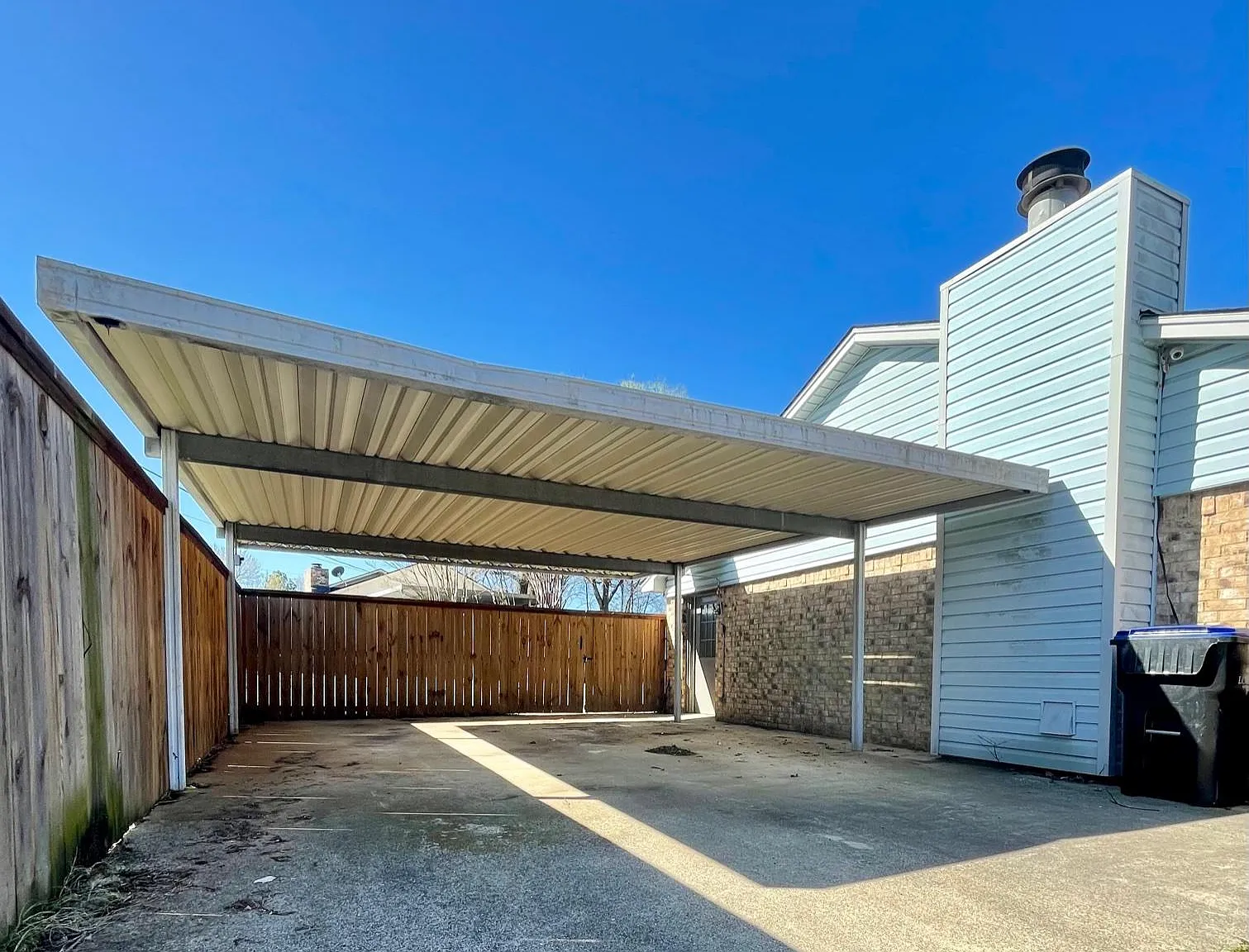 3 bed, 1275 sqft, $1,700 — Photo 2
